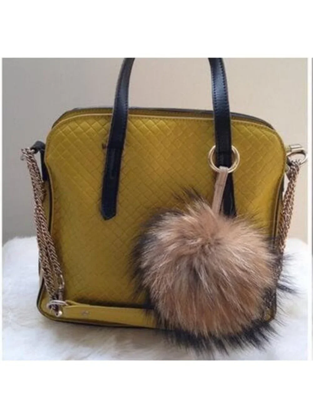 Large Fluffy Pom Pom Keychain - Soft Puffy Ball Bag Charm for Car & Purse